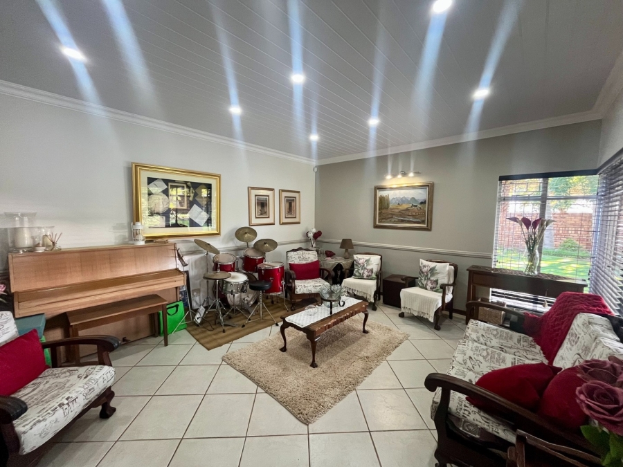 3 Bedroom Property for Sale in Flamwood North West